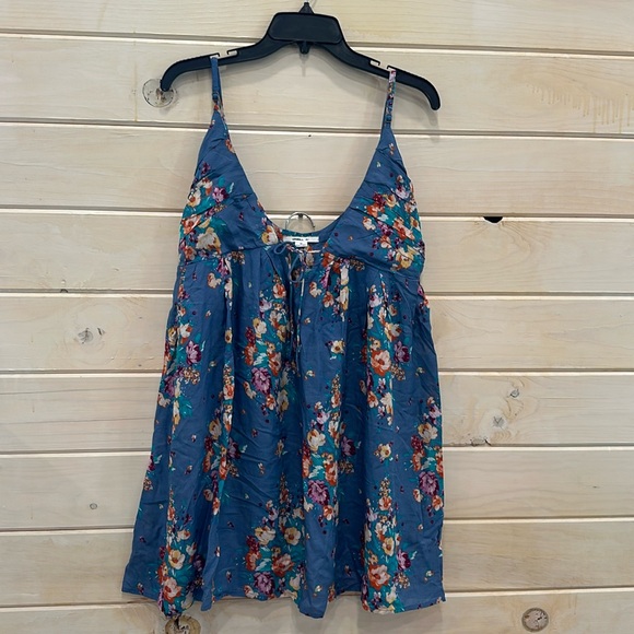 Medium O’NEILL Swimsuit Cover Up! Extremely cute! - Picture 1 of 5